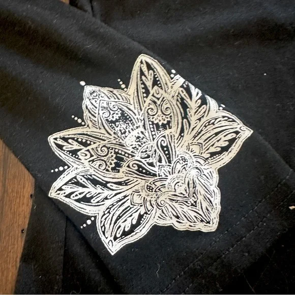 Soft Boho Mandala Hooded Long Sleeve Top 🌙 Black Witchy Yoga Shirt Size L - Picture 7 of 8